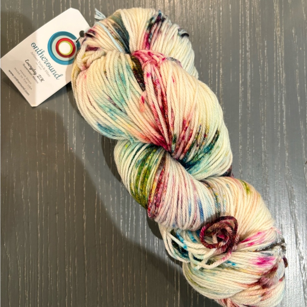 On the Round hand-dyed Yarn